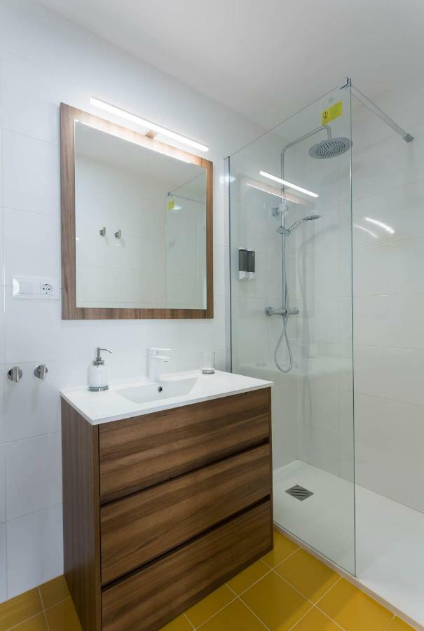 סנטיאגו דה קומפוסטלה Luxury Apartment-Free Parking מראה חיצוני תמונה